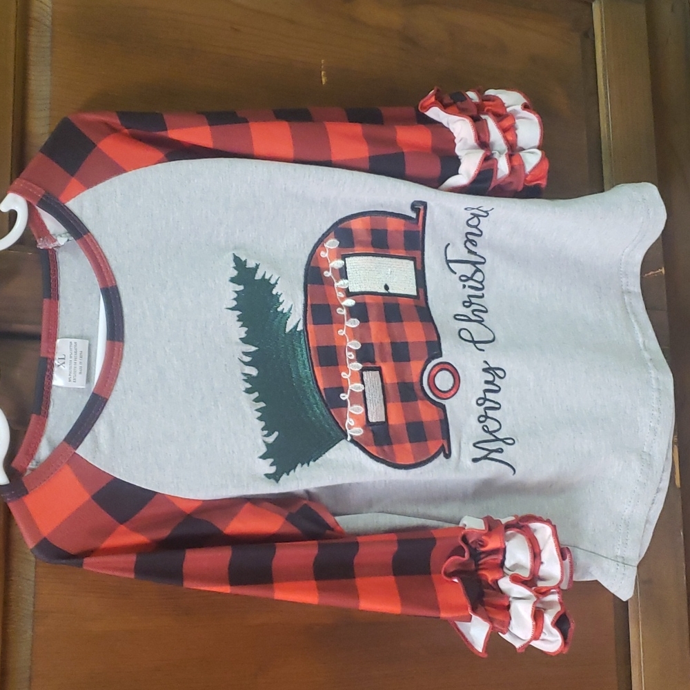 Toddler Christmas Raglan T-shirt size xl  (4-6 yr old)